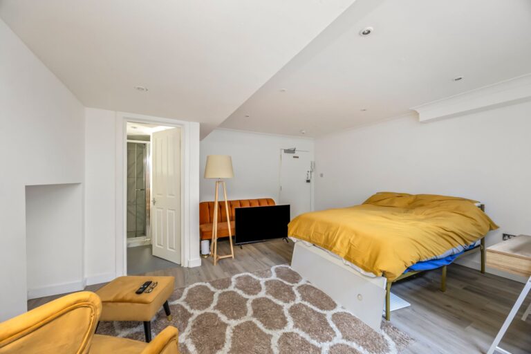 ChurchRoad50Flat5-006