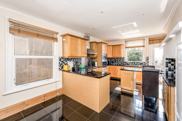 HoveParkVillas11a-004