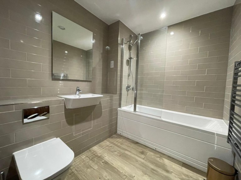 bathroom1