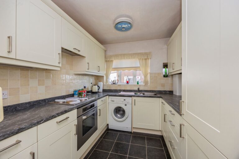 DykeRoadAvenueWoodlandCourt49-003