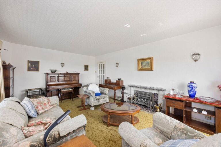 DykeRoadAvenueWoodlandCourt49-009